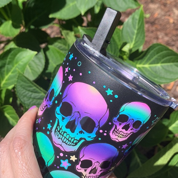 Hydrapeak 💀 Halloween Skulls and Stars ✨ 25oz tumbler cup with straws - Picture 5 of 8